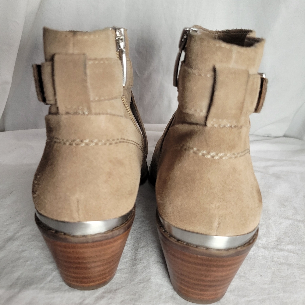 Essex Lane Women's Nara Tan Suede Ankle Boots Size 8 - Picture 9 of 11